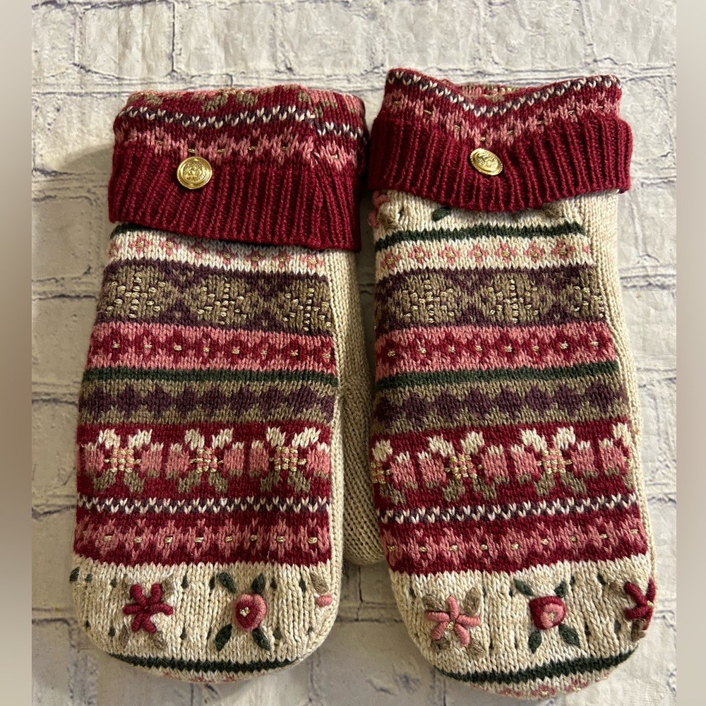 CHUNKY KNIT TAN/BURGUNDY/GOLD METALLIC/OLIVE GREEN/PINK WITH BUTTON MITTENS
